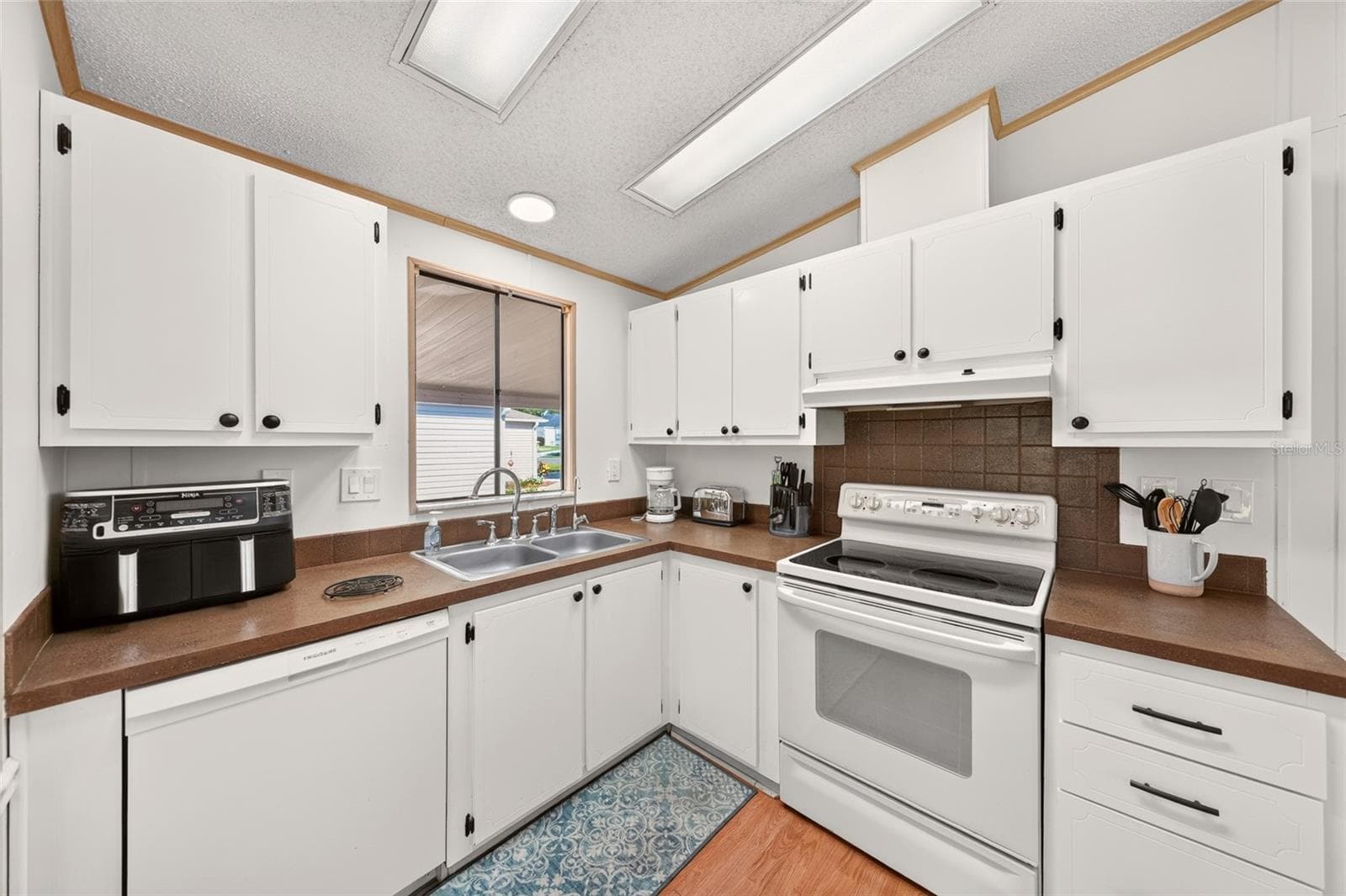 Electric Range - 1712 W SCHWARTZ BLVD, THE VILLAGES