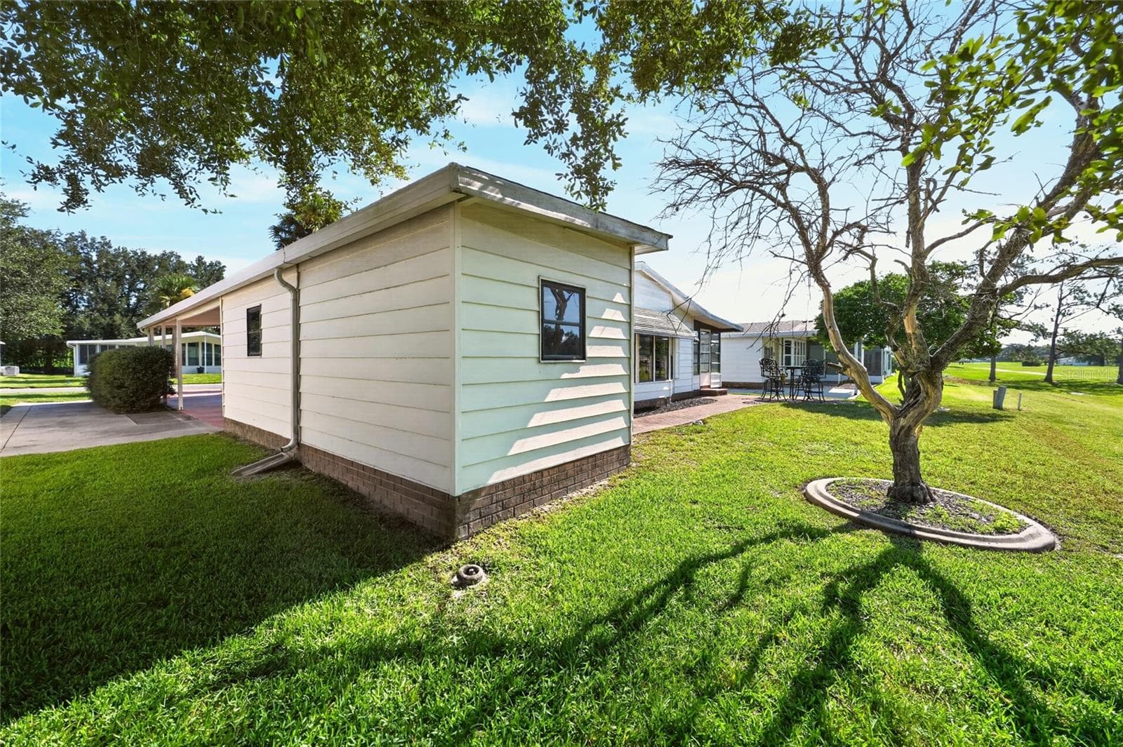 Golf Cart Garage - 1712 W SCHWARTZ BLVD, THE VILLAGES