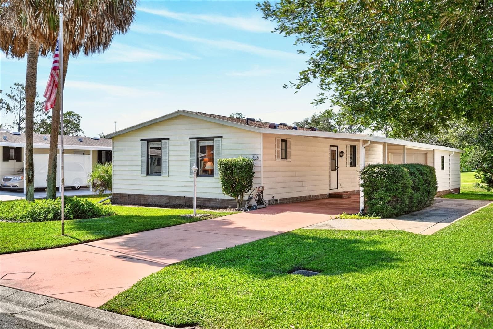Carport & Side Walkway - 1712 W SCHWARTZ BLVD, THE VILLAGES