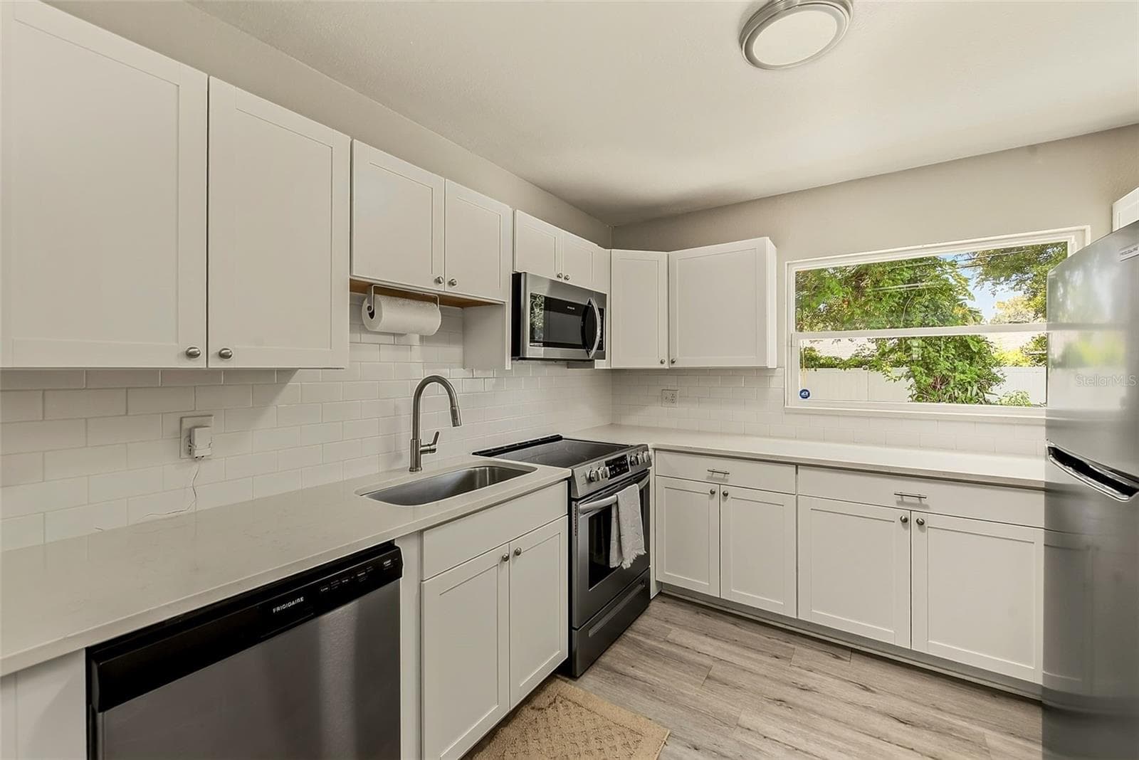 Single Family Residence at 10664 STARKEY RD, SEMINOLE, photo 8 of 37
