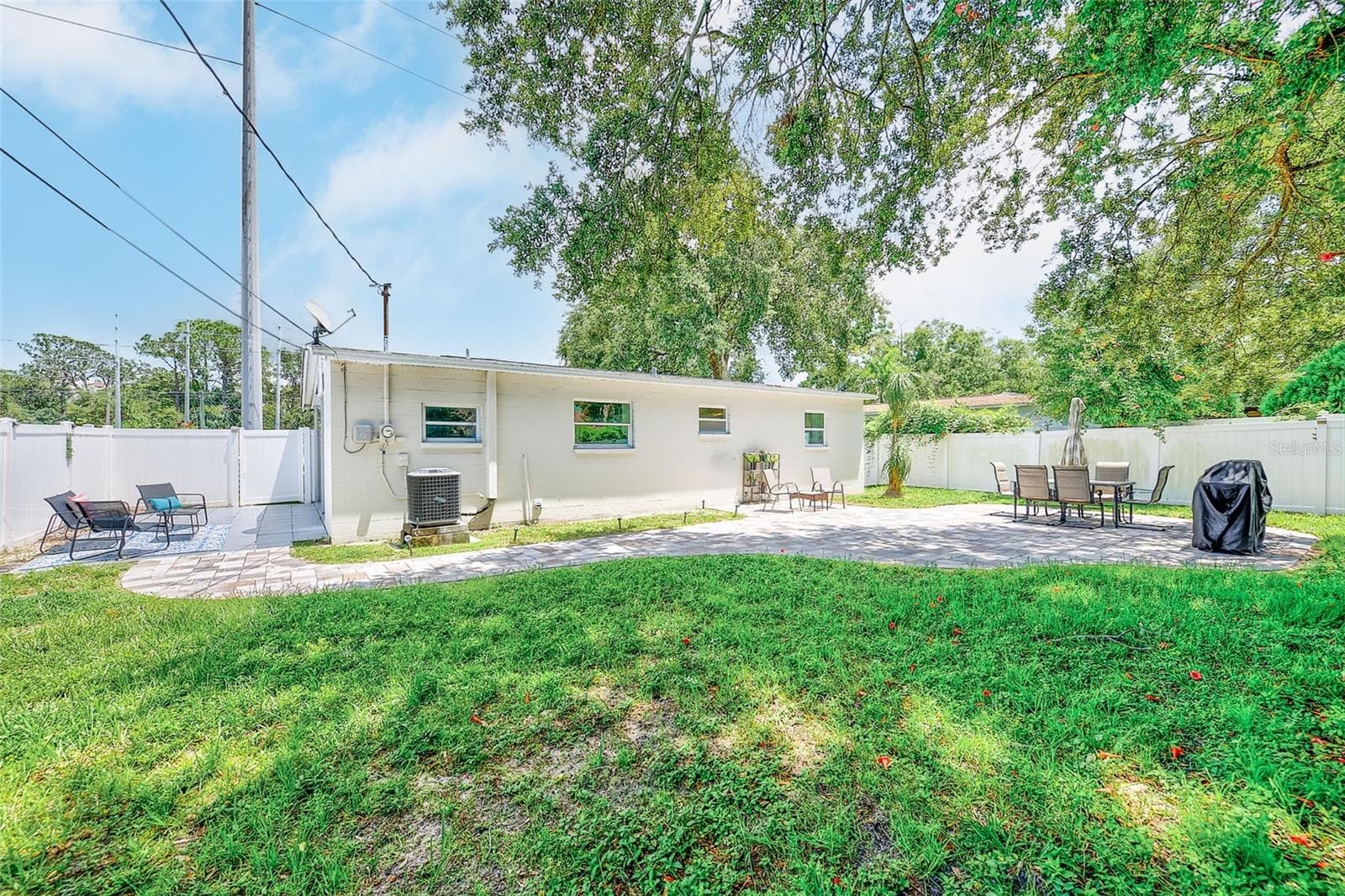 Single Family Residence at 10664 STARKEY RD, SEMINOLE, photo 18 of 37