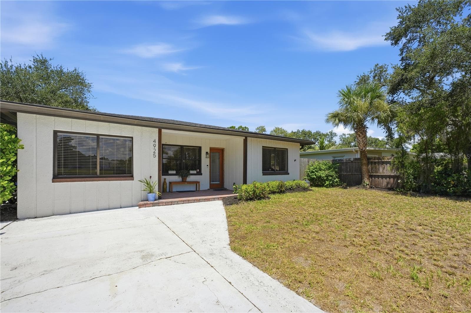 Single Family Residence at 4925 REMINGTON DR, SARASOTA, photo 4 of 38