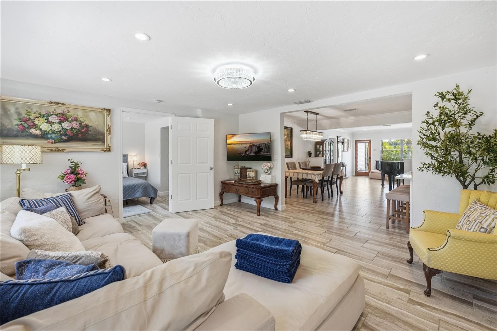 Single Family Residence at 4925 REMINGTON DR, SARASOTA, photo 14 of 38