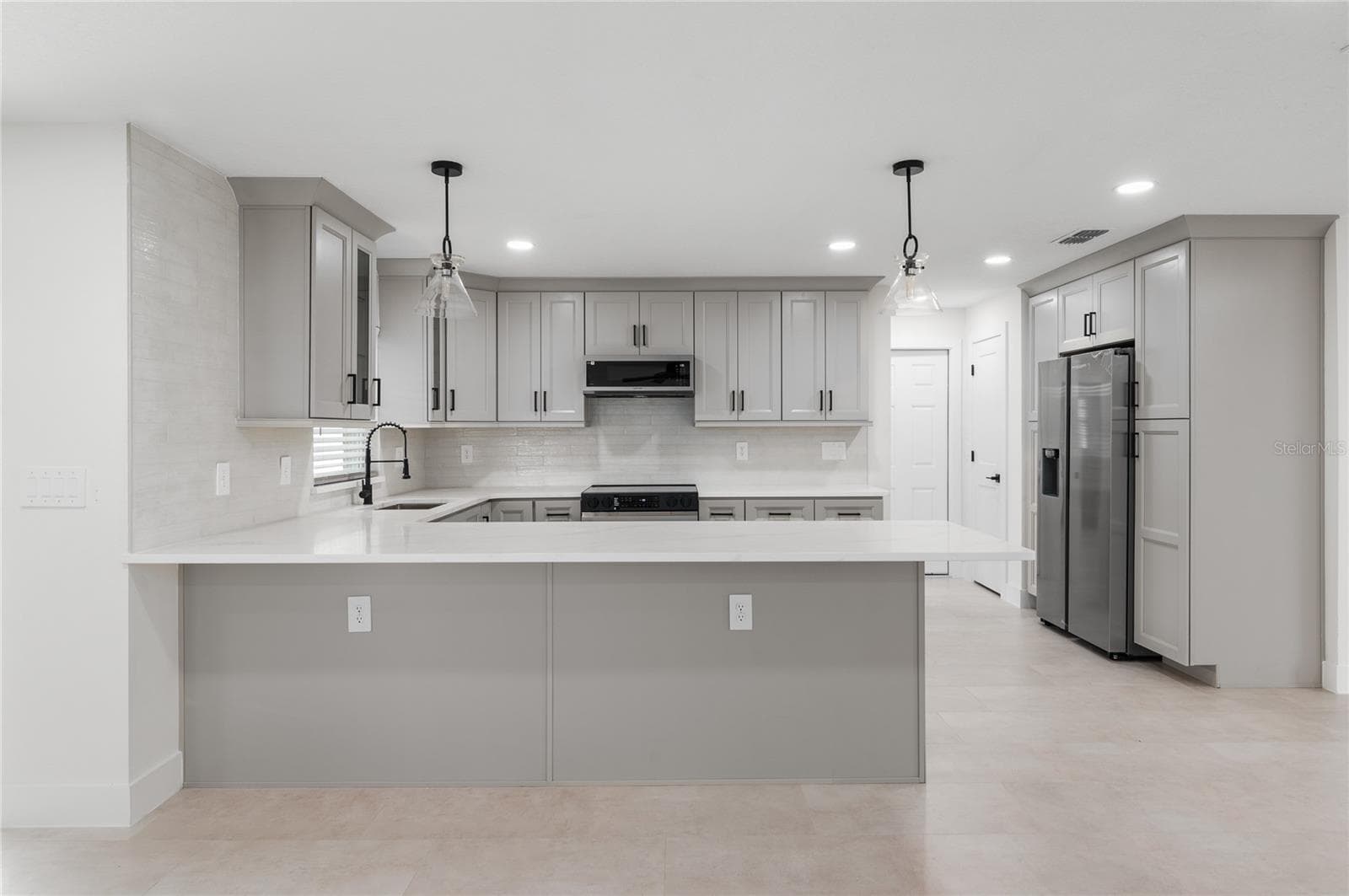 Single Family Residence at 5112 JEANNINE CT, ORLANDO, photo 11 of 52