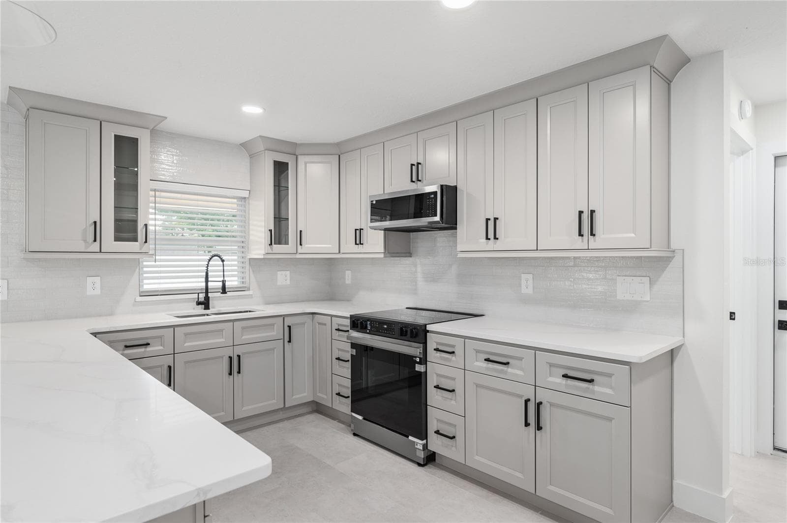 Single Family Residence at 5112 JEANNINE CT, ORLANDO, photo 15 of 52