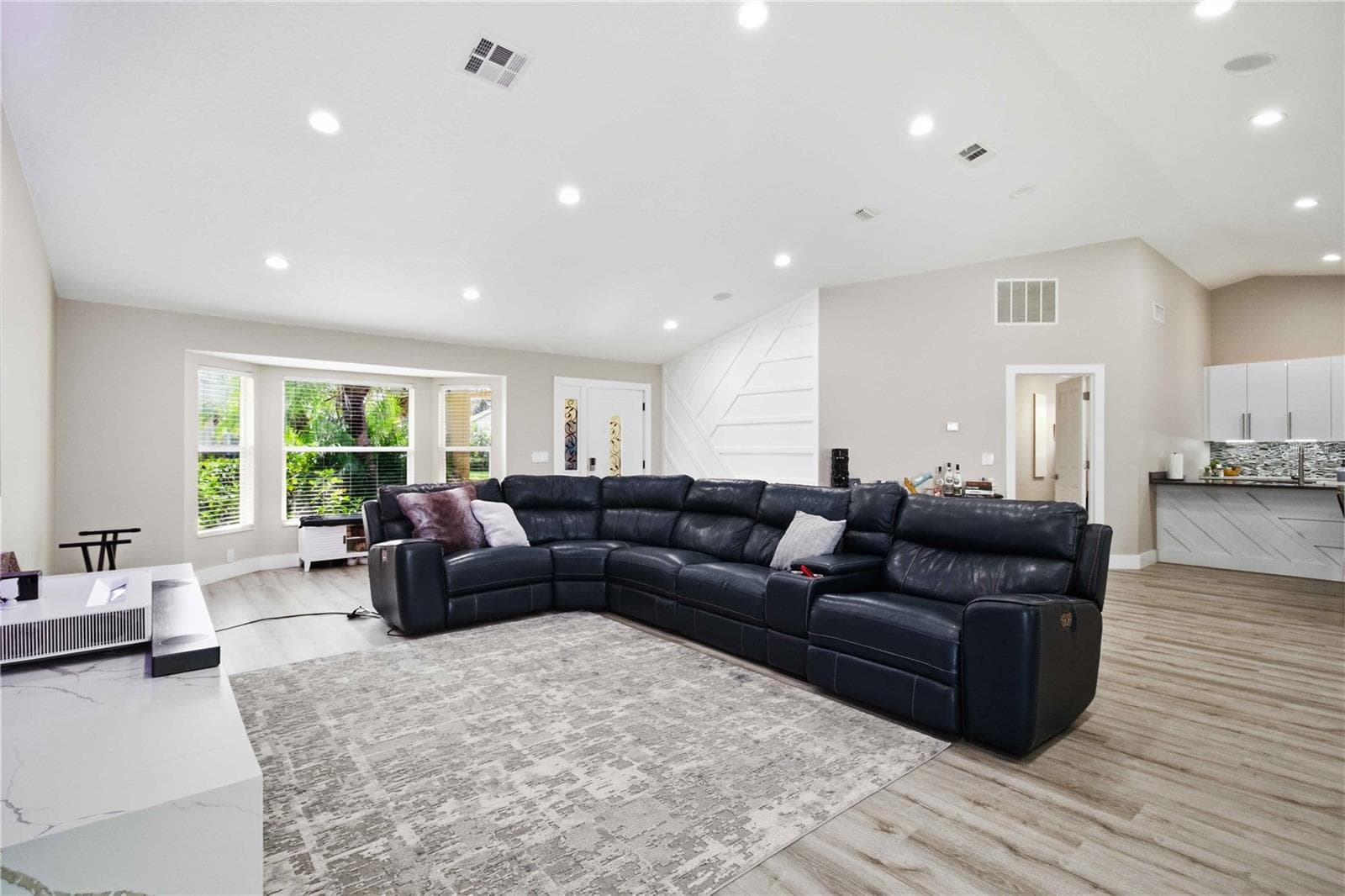 Single Family Residence at 5833 CARRIAGE DR, SARASOTA, photo 4 of 36