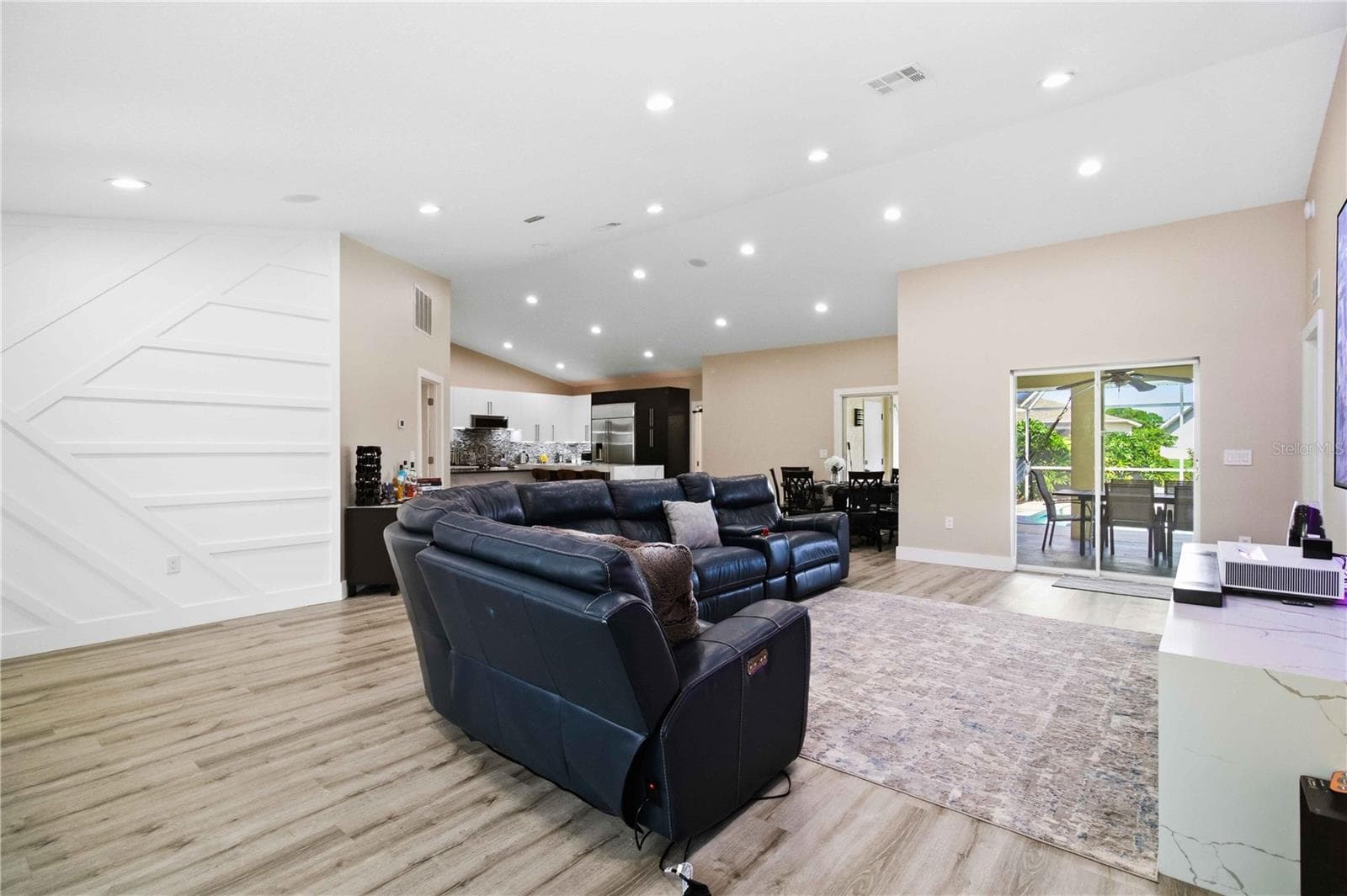Single Family Residence at 5833 CARRIAGE DR, SARASOTA, photo 6 of 36