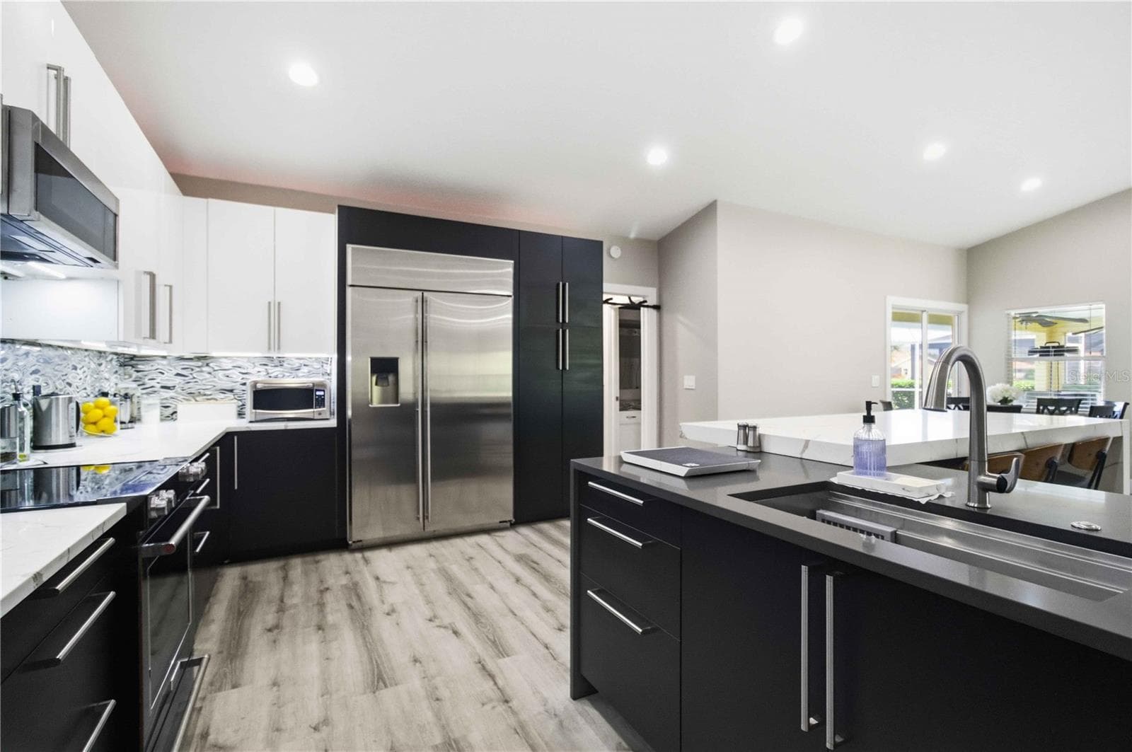Single Family Residence at 5833 CARRIAGE DR, SARASOTA, photo 12 of 36