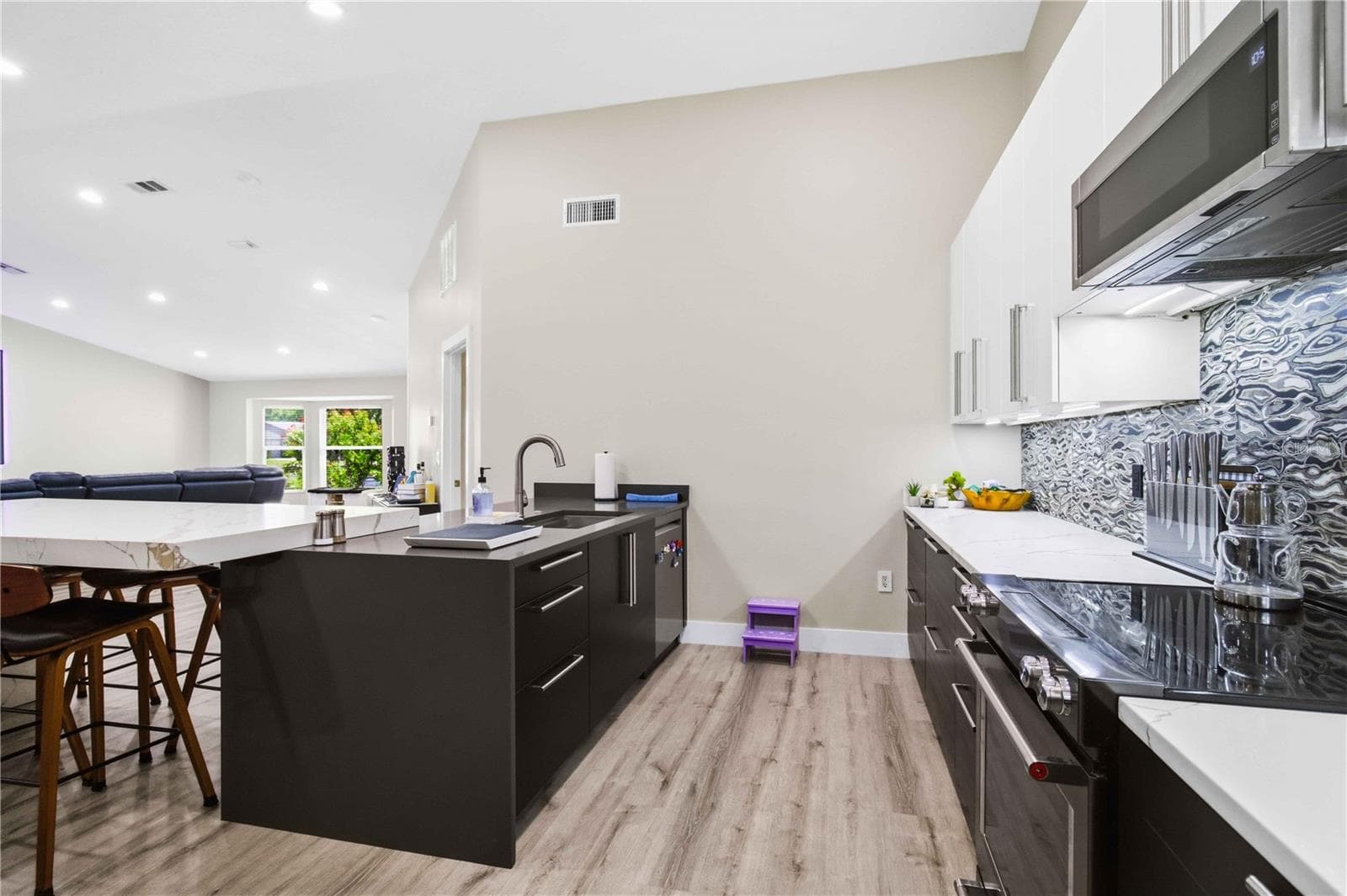 Single Family Residence at 5833 CARRIAGE DR, SARASOTA, photo 14 of 36