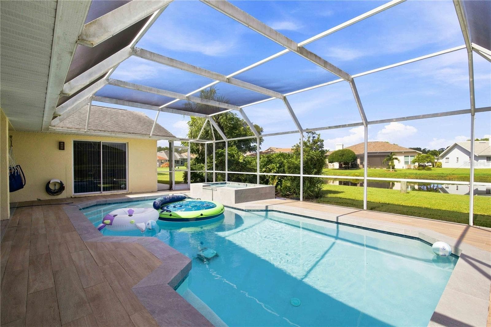 Single Family Residence at 5833 CARRIAGE DR, SARASOTA, photo 27 of 36