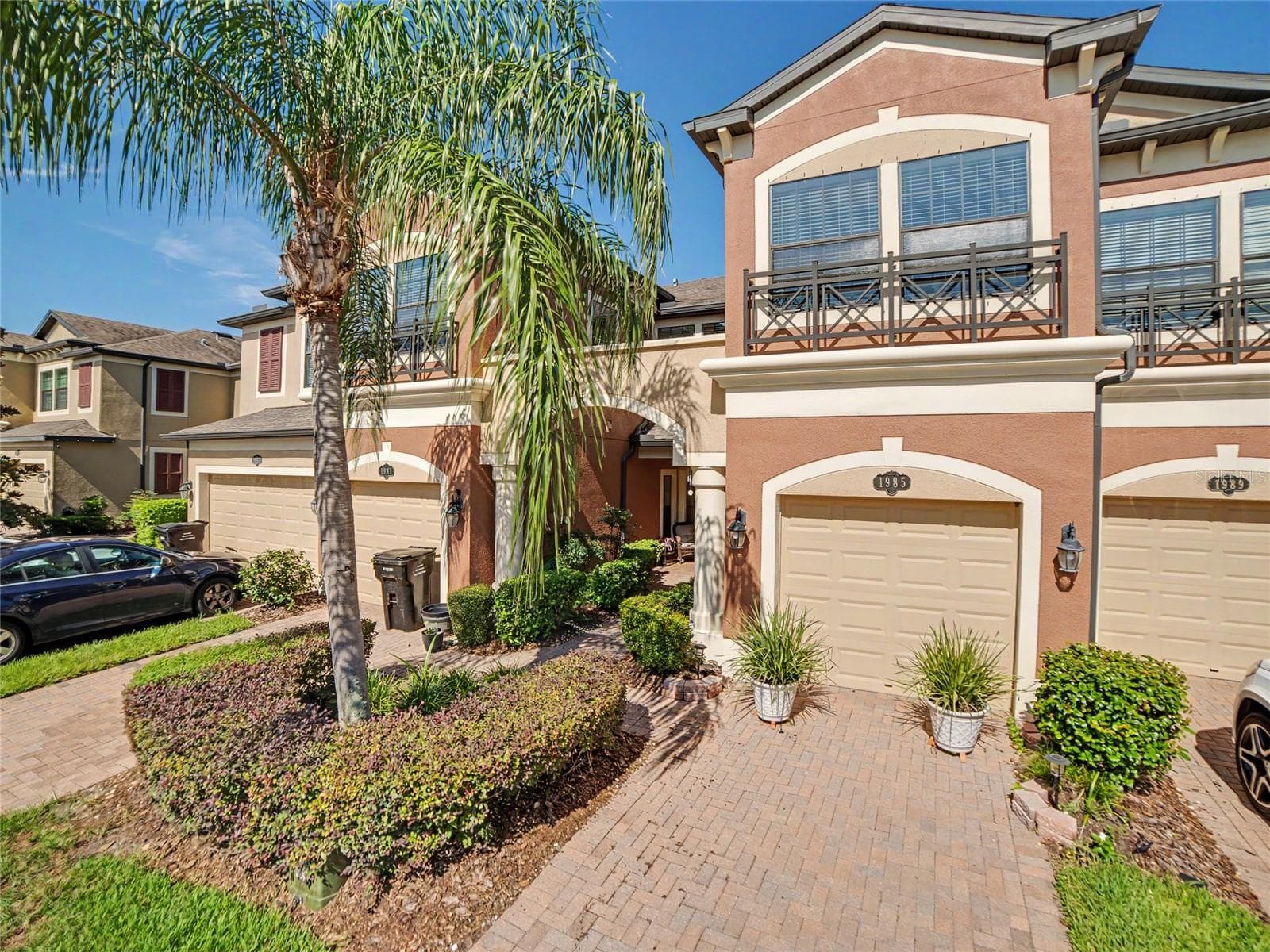 1985 LAKE WATERS PL
