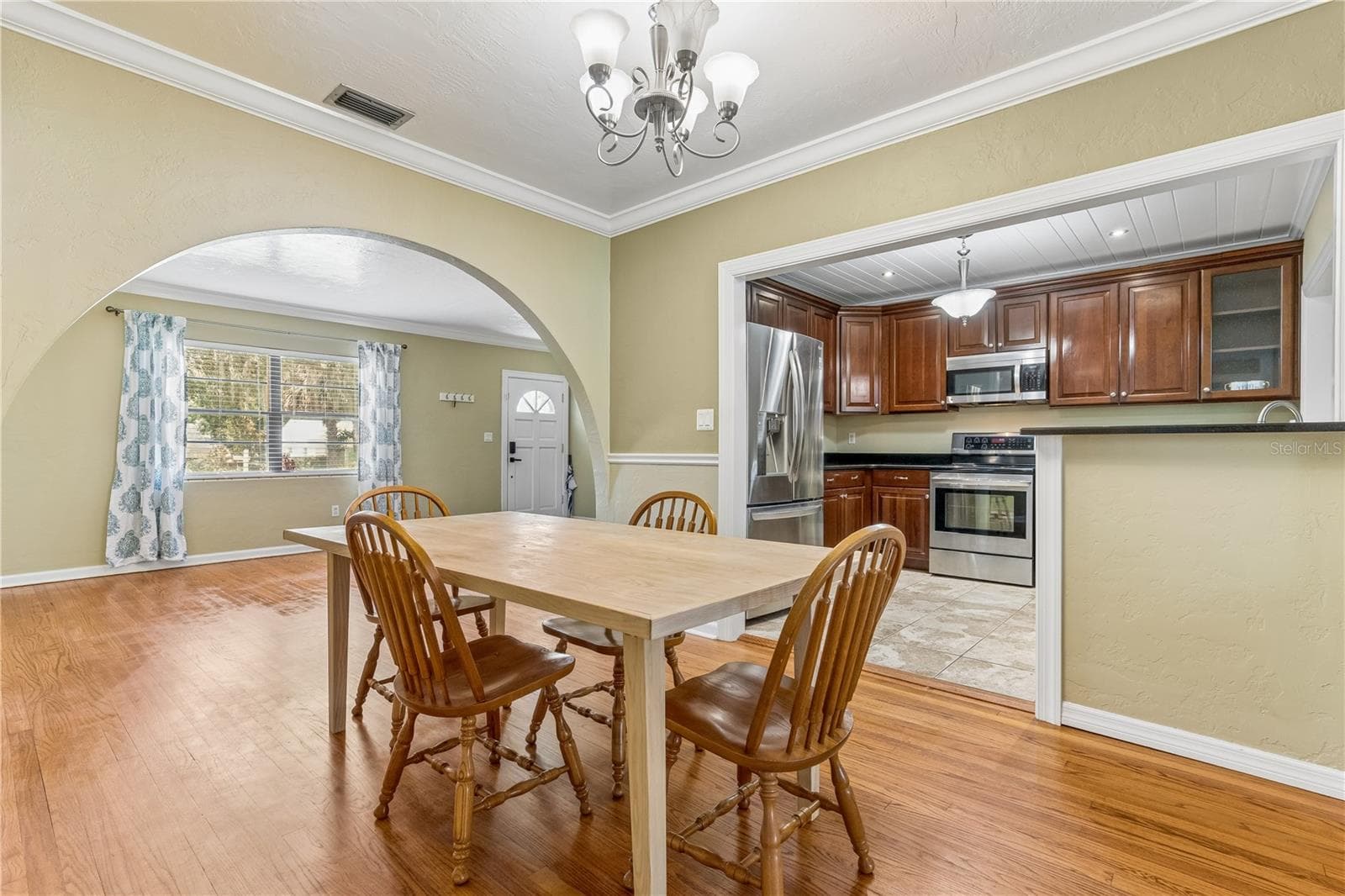 Single Family Residence at 37 E VANDERBILT ST, ORLANDO, photo 10 of 35