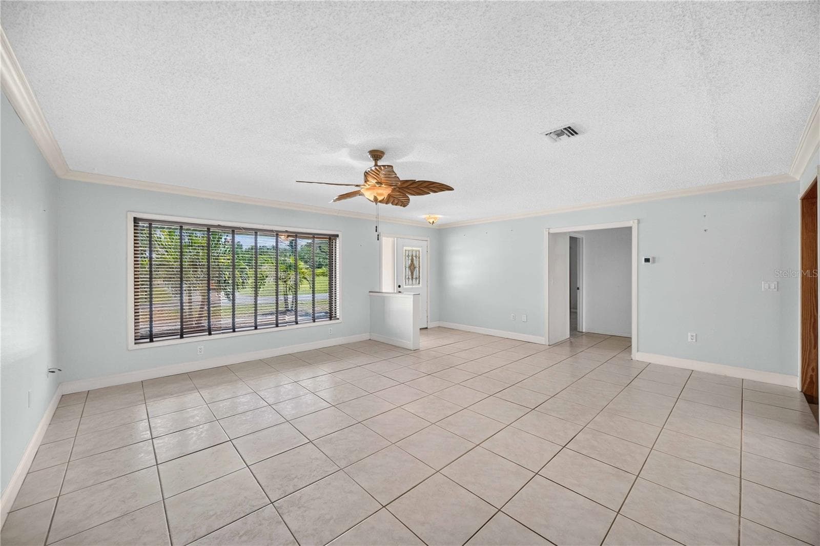 Single Family Residence at 166 MARK TWAIN LN, ROTONDA WEST, photo 5 of 62