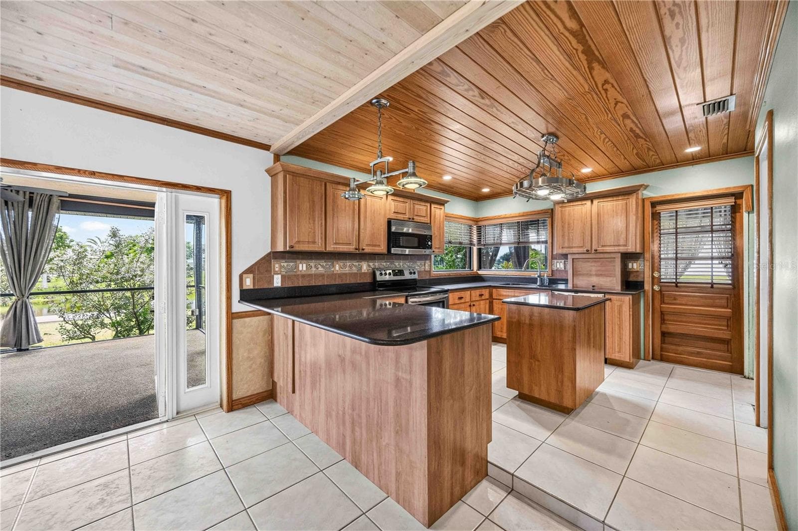 Single Family Residence at 166 MARK TWAIN LN, ROTONDA WEST, photo 14 of 62