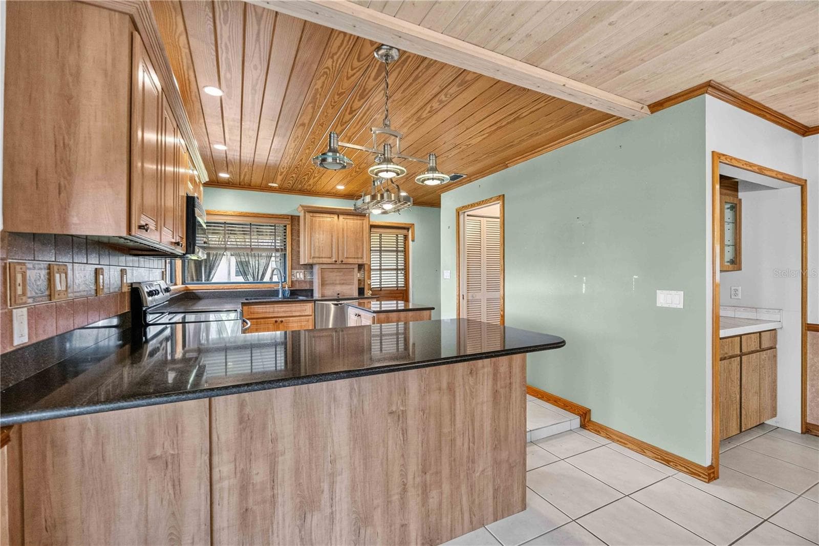 Single Family Residence at 166 MARK TWAIN LN, ROTONDA WEST, photo 16 of 62