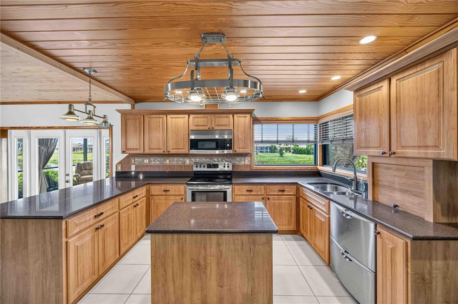 Single Family Residence at 166 MARK TWAIN LN, ROTONDA WEST, photo 20 of 62