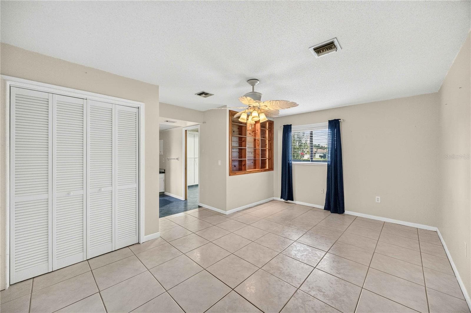 Single Family Residence at 166 MARK TWAIN LN, ROTONDA WEST, photo 41 of 62