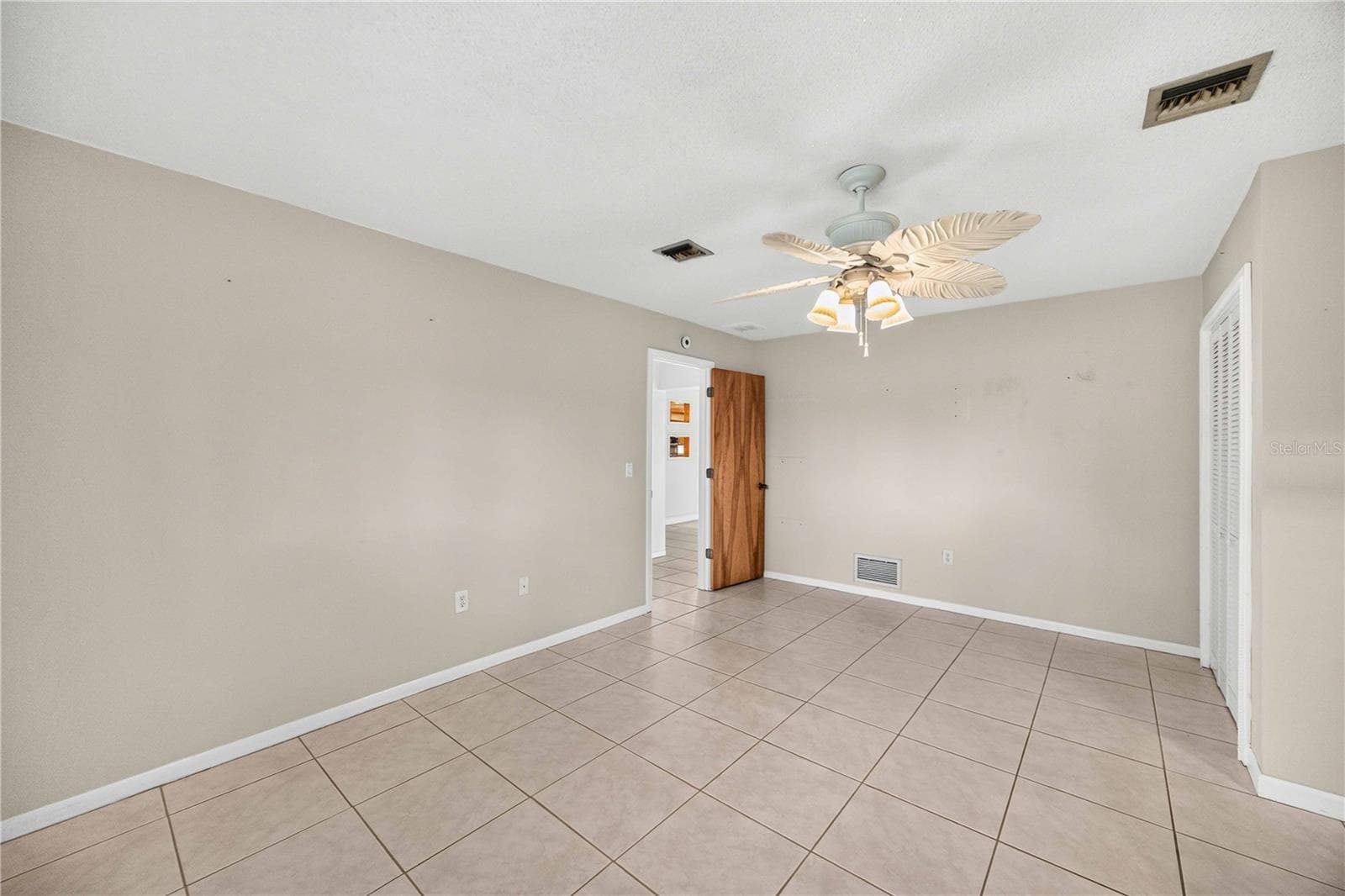 Single Family Residence at 166 MARK TWAIN LN, ROTONDA WEST, photo 43 of 62