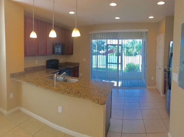 Townhouse at 1102 CHELSEA DR, DAVENPORT, photo 2 of 8
