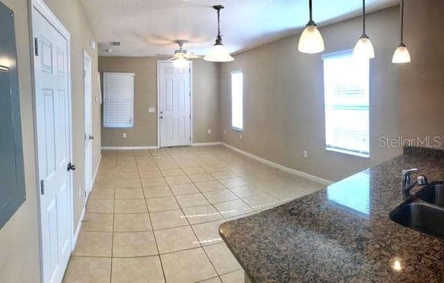 Townhouse at 1102 CHELSEA DR, DAVENPORT, photo 3 of 8
