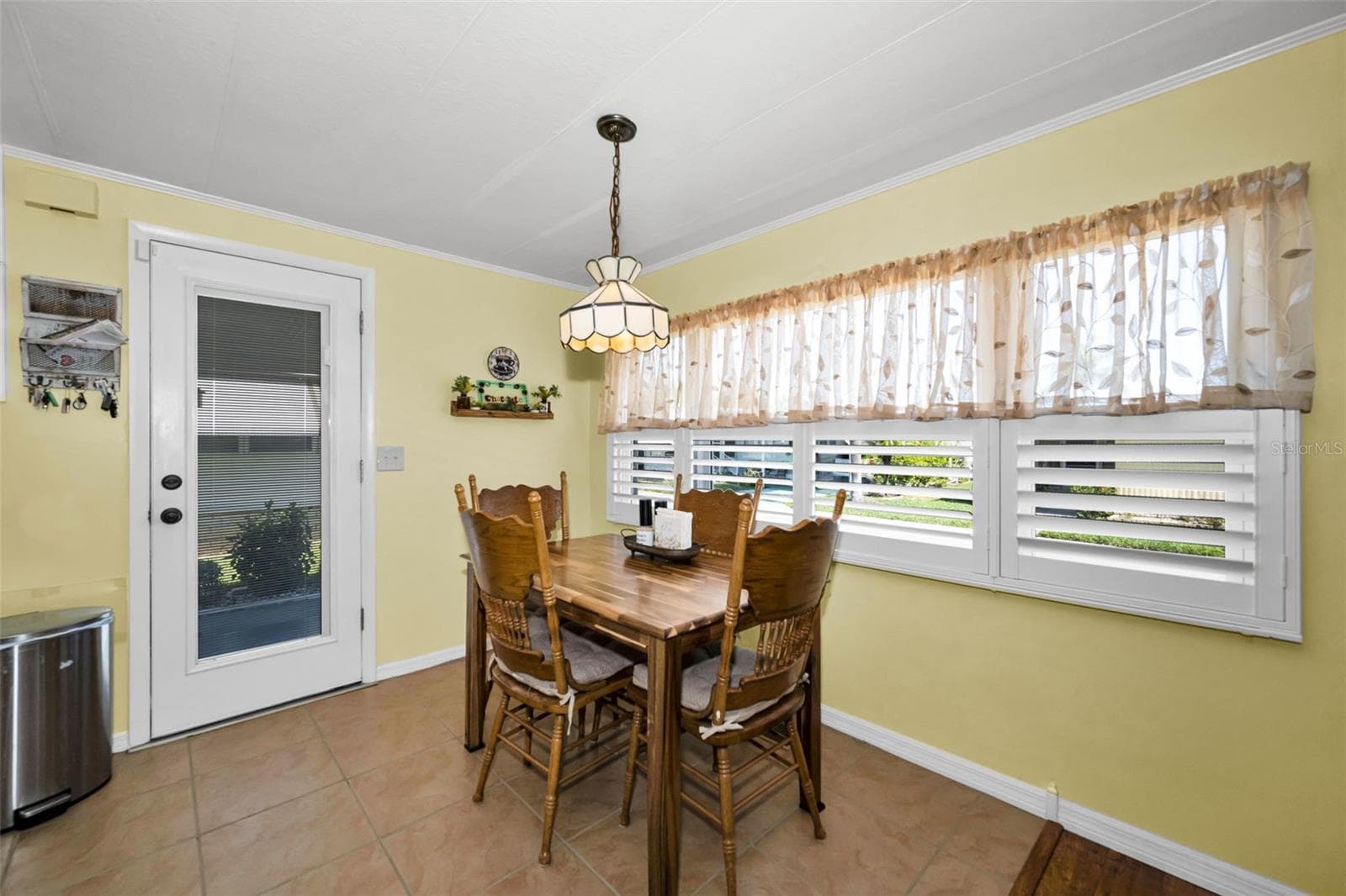 Mobile Home at 143 MELODY LN, TARPON SPRINGS, photo 5 of 93