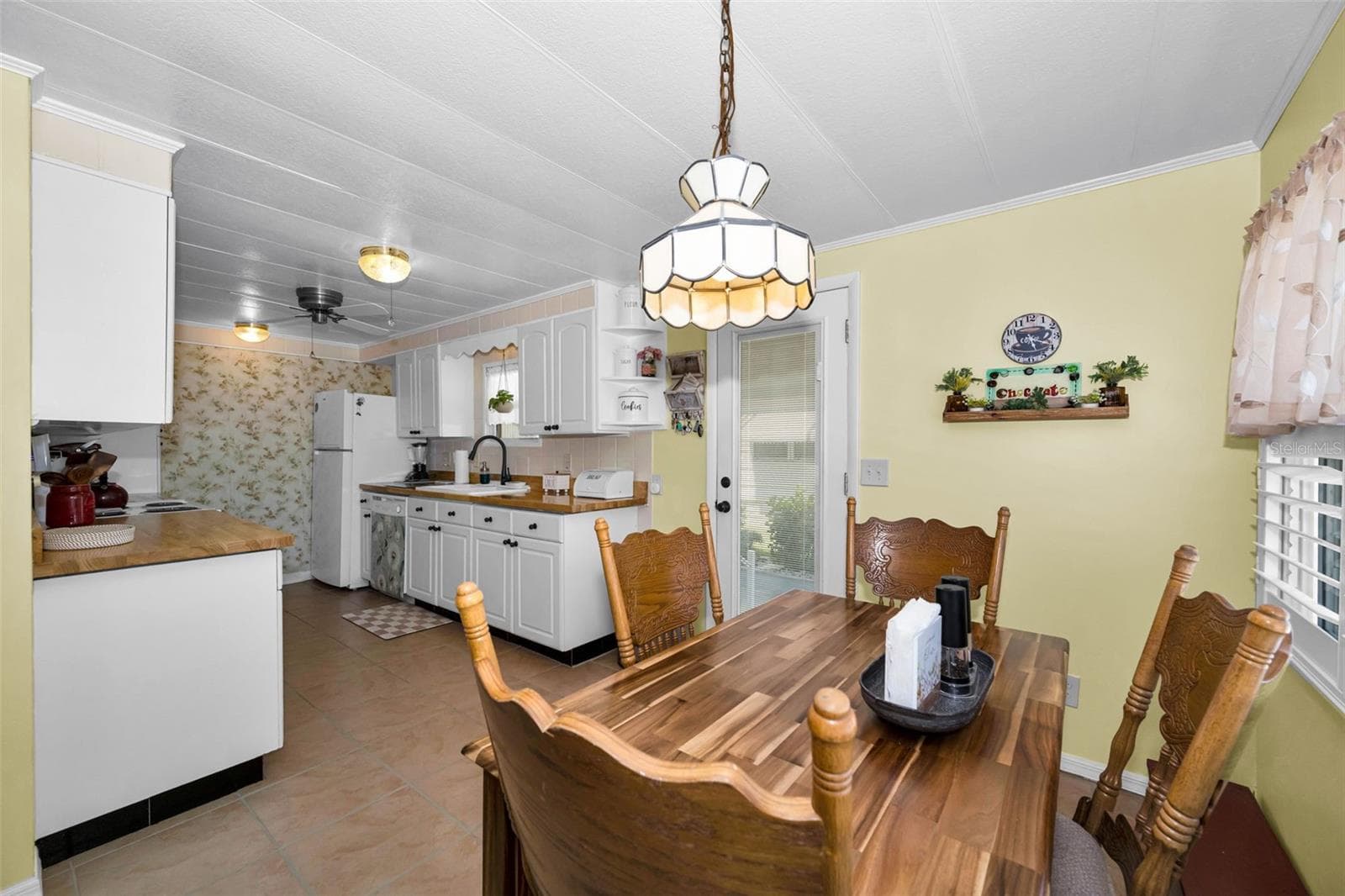 Mobile Home at 143 MELODY LN, TARPON SPRINGS, photo 23 of 93