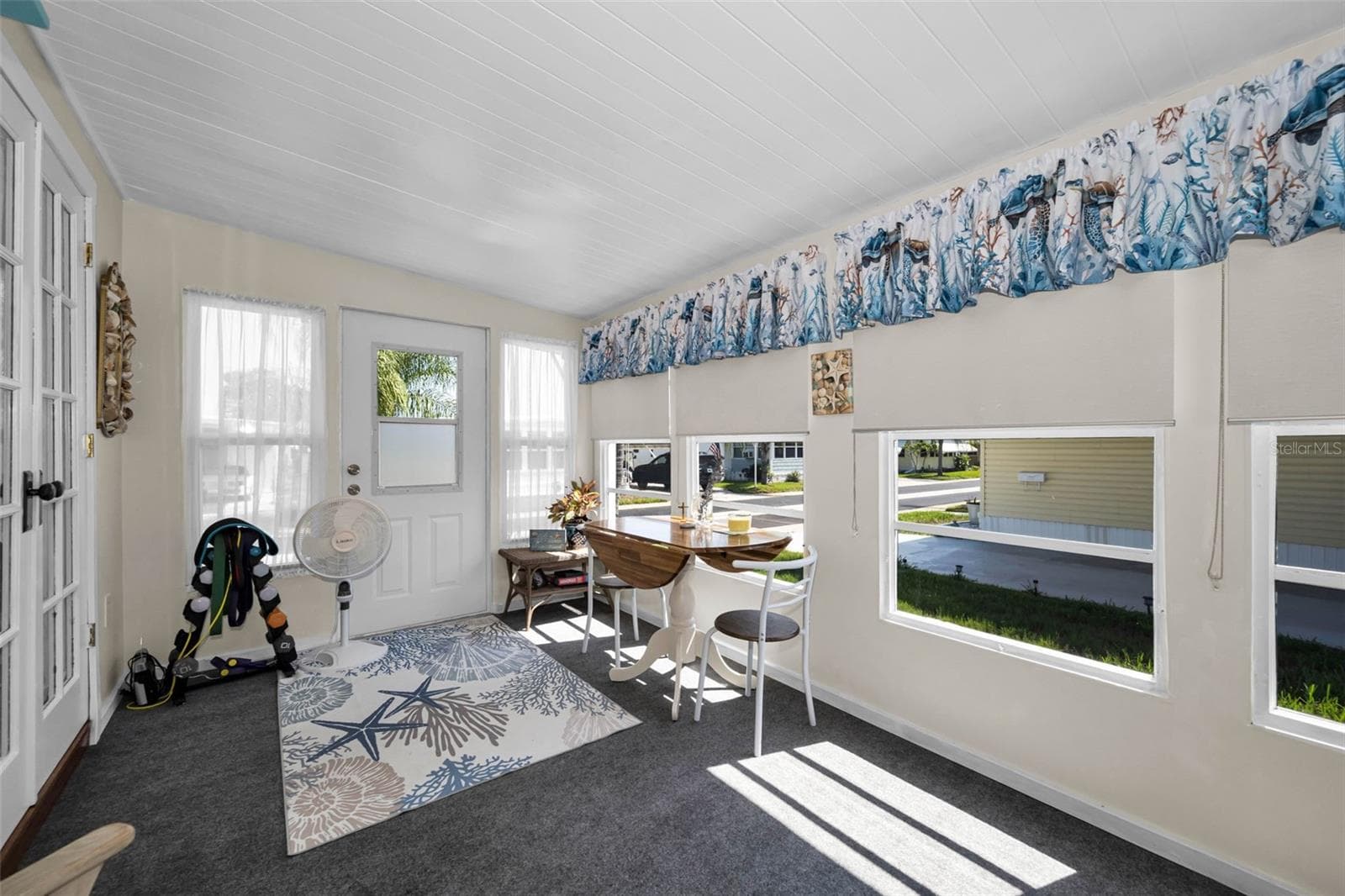 Florida Room - 143 MELODY LN, TARPON SPRINGS