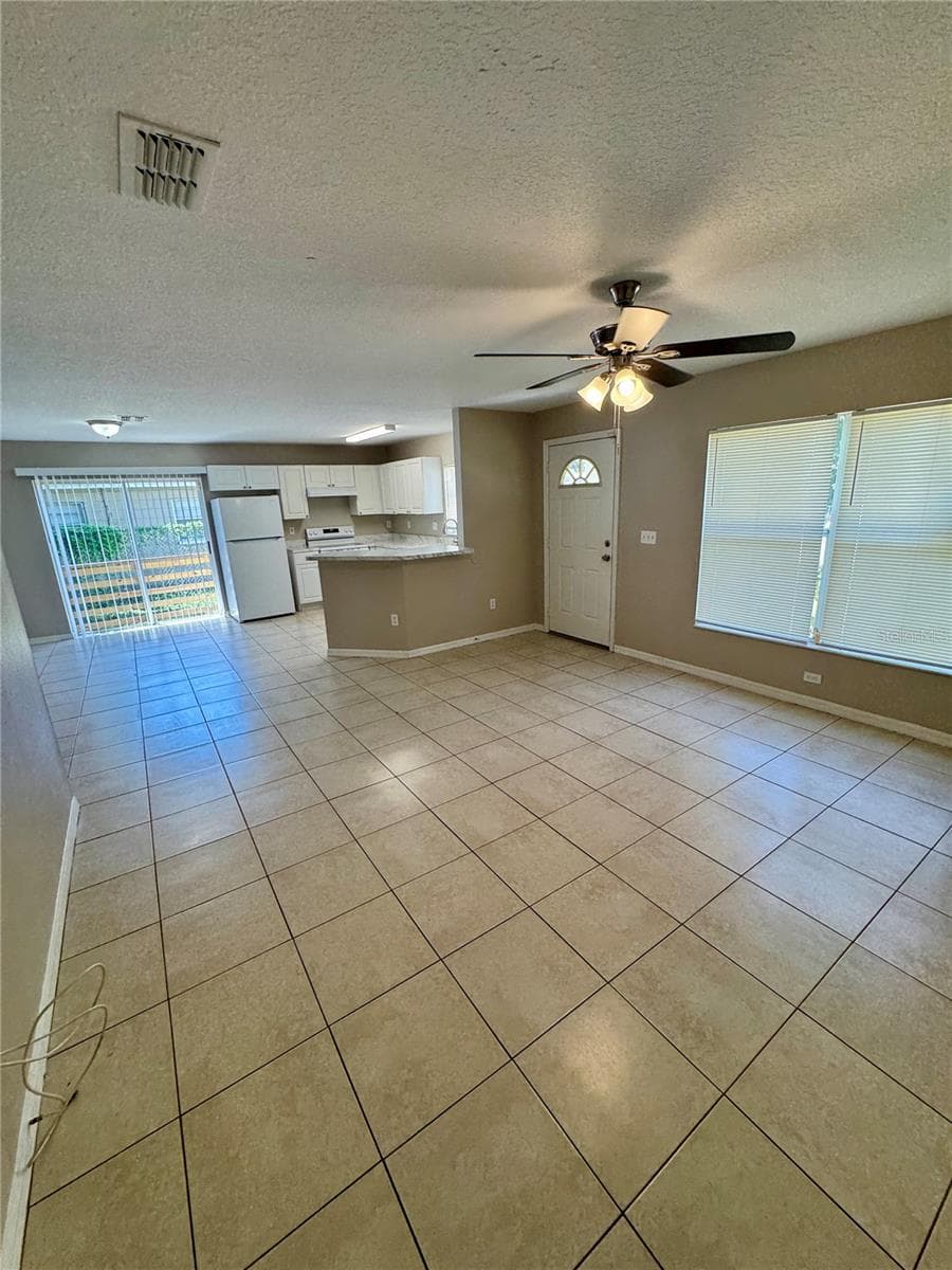 Single Family Residence at 3305 E 38TH AVE, TAMPA, photo 6 of 22