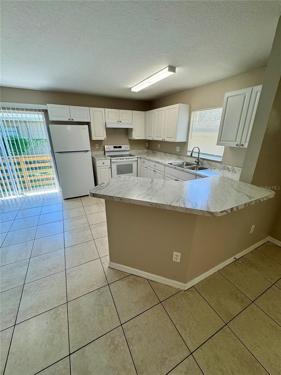 Single Family Residence at 3305 E 38TH AVE, TAMPA, photo 7 of 22