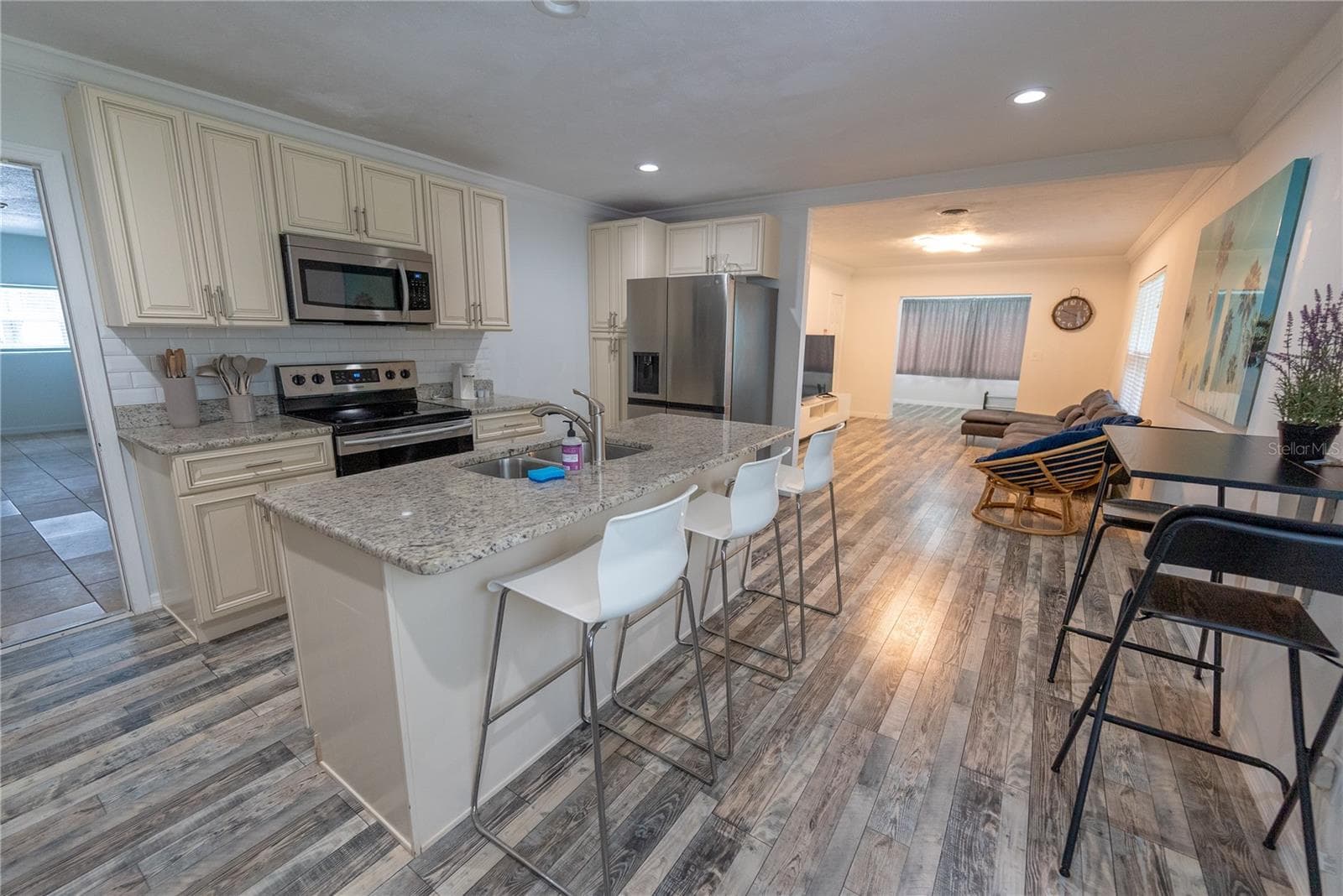 Single Family Residence at 2627 AMBERGATE RD, WINTER PARK, photo 7 of 16