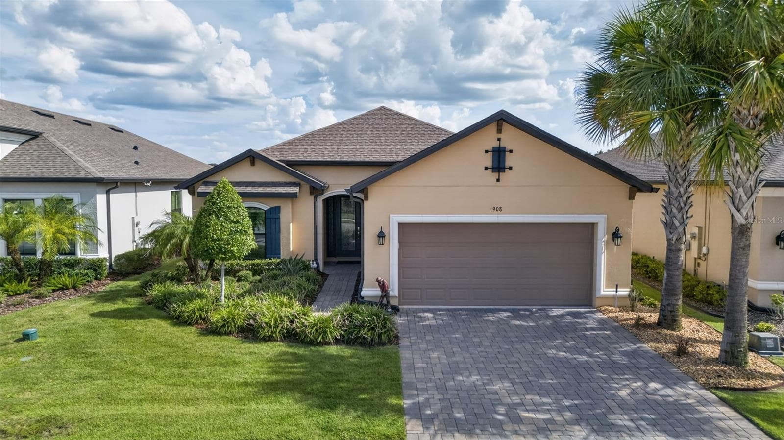 House Front - 908 BRAEWOOD DR, CLERMONT