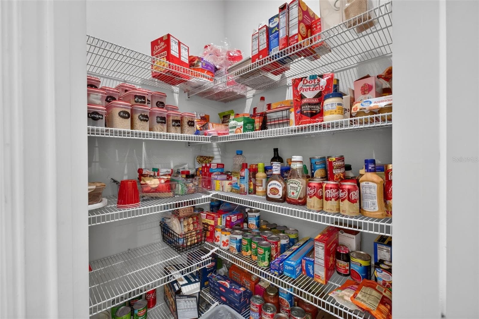 Kitchen Pantry - 908 BRAEWOOD DR, CLERMONT