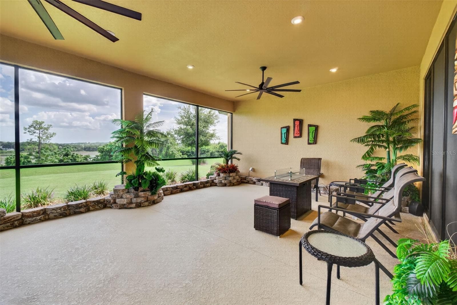 Lanai - 908 BRAEWOOD DR, CLERMONT