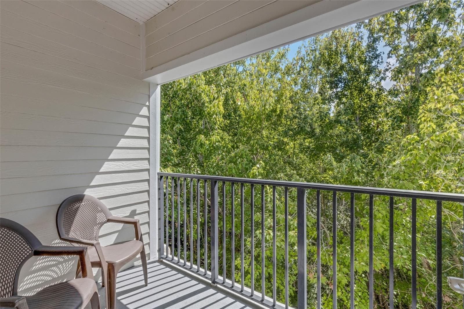 Primary Suite with private balcony retreat - 9872 MEADOW FIELD CIR #503, TAMPA