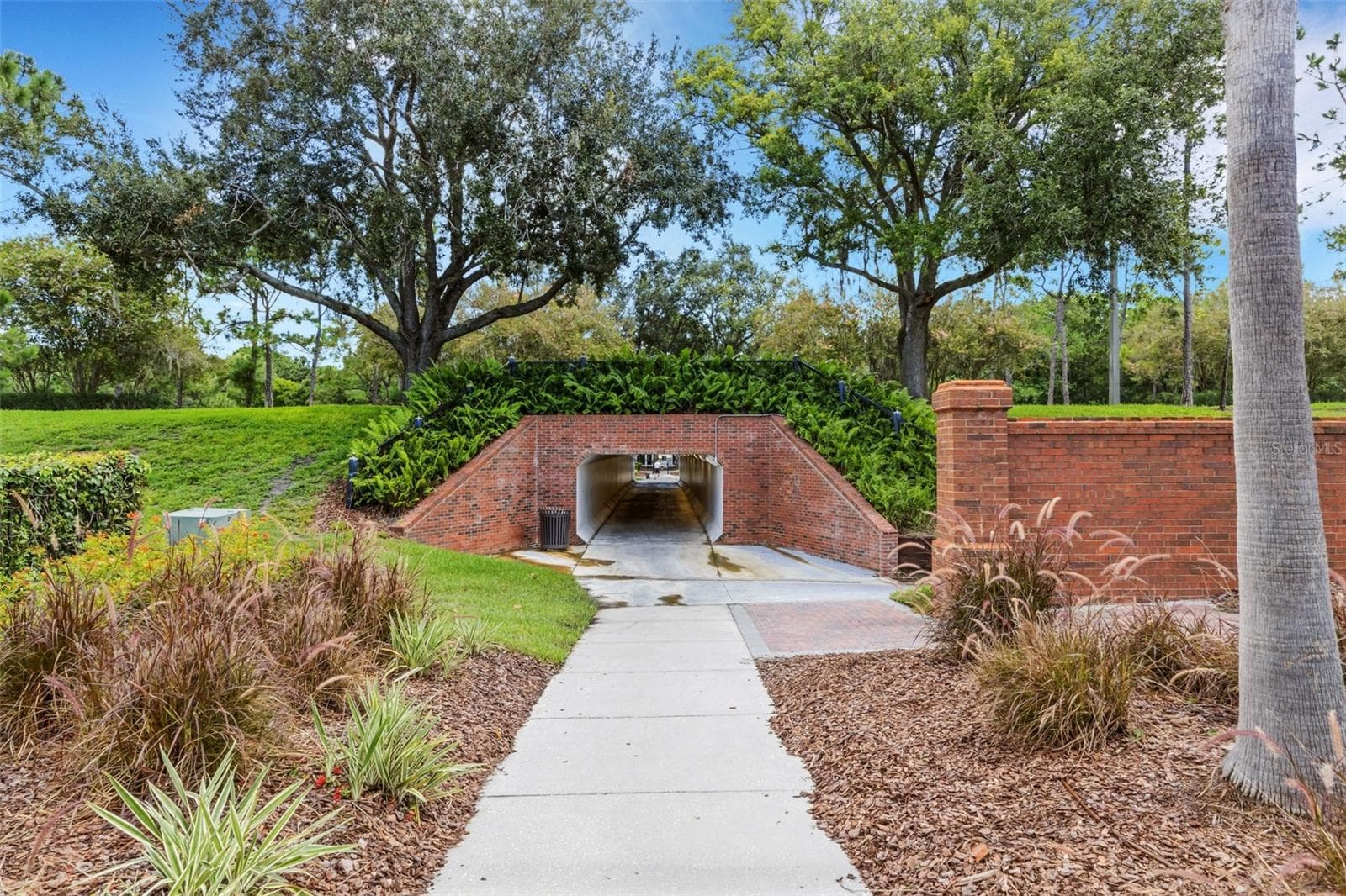 Westchase Landscaped Walking Paths - 9872 MEADOW FIELD CIR #503, TAMPA