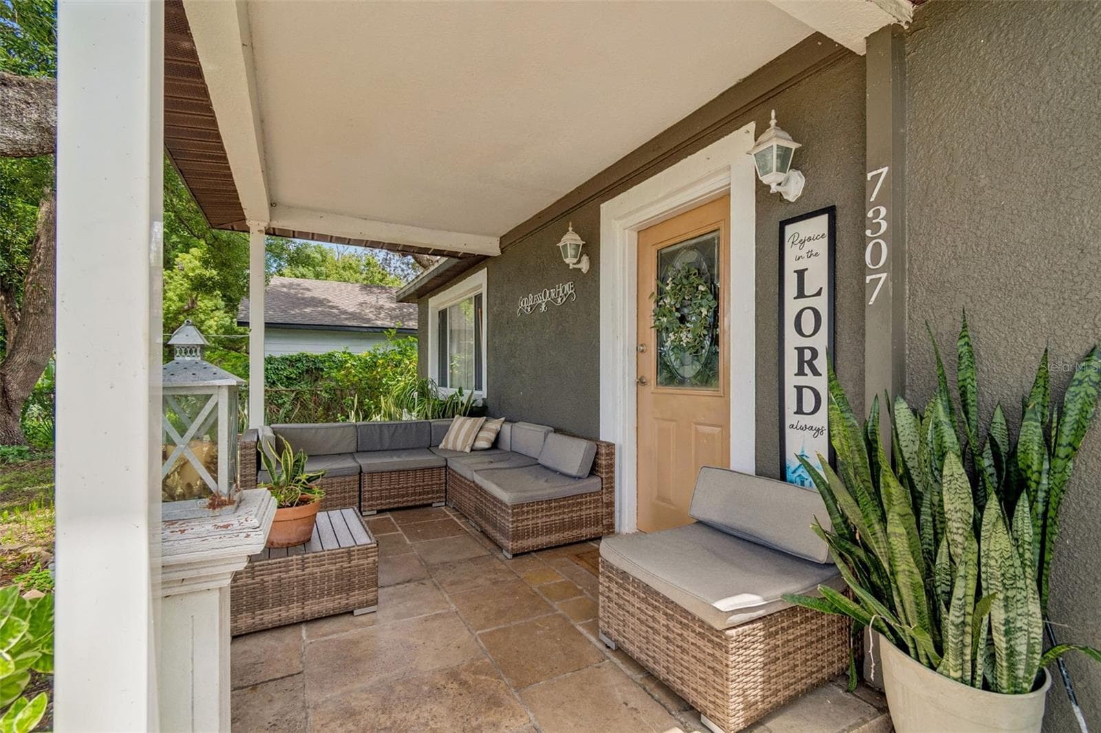 Single Family Residence at 7307 N HUNTLEY AVE, TAMPA, photo 5 of 33
