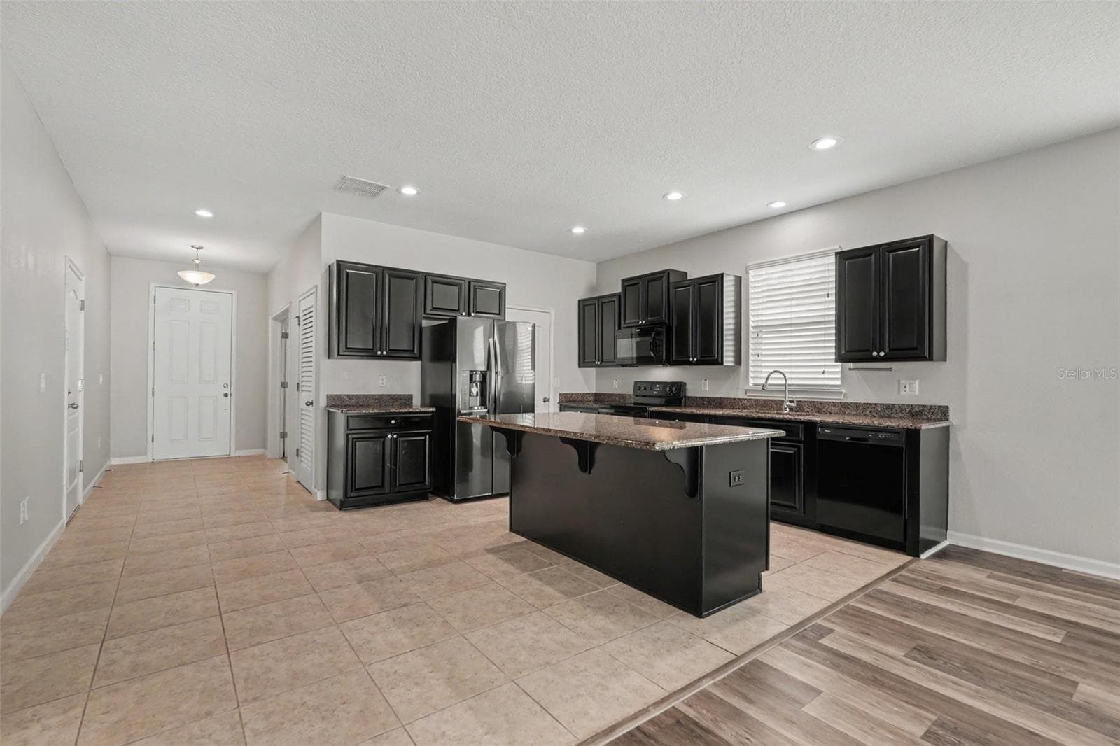 Single Family Residence at 12318 EAGLE SWOOP PL, RIVERVIEW, photo 7 of 22
