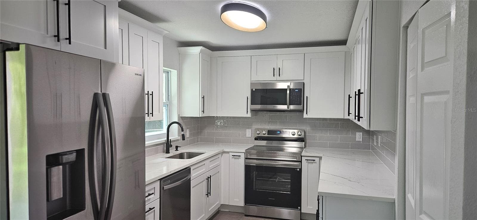 Single Family Residence at 501 LOOMIS TRL, DAYTONA BEACH, photo 3 of 24