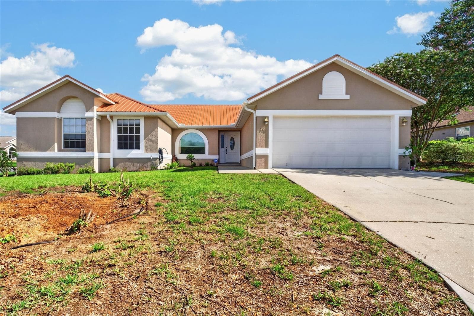 Single Family Residence at 722 HUNT DR, LAKE WALES, photo 2 of 59