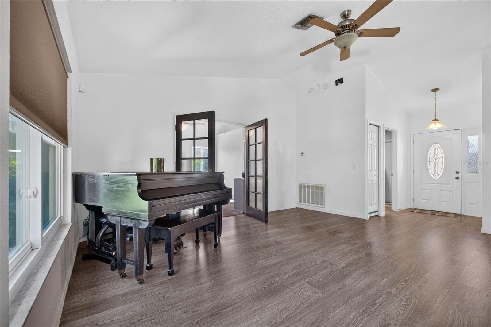Single Family Residence at 722 HUNT DR, LAKE WALES, photo 8 of 59