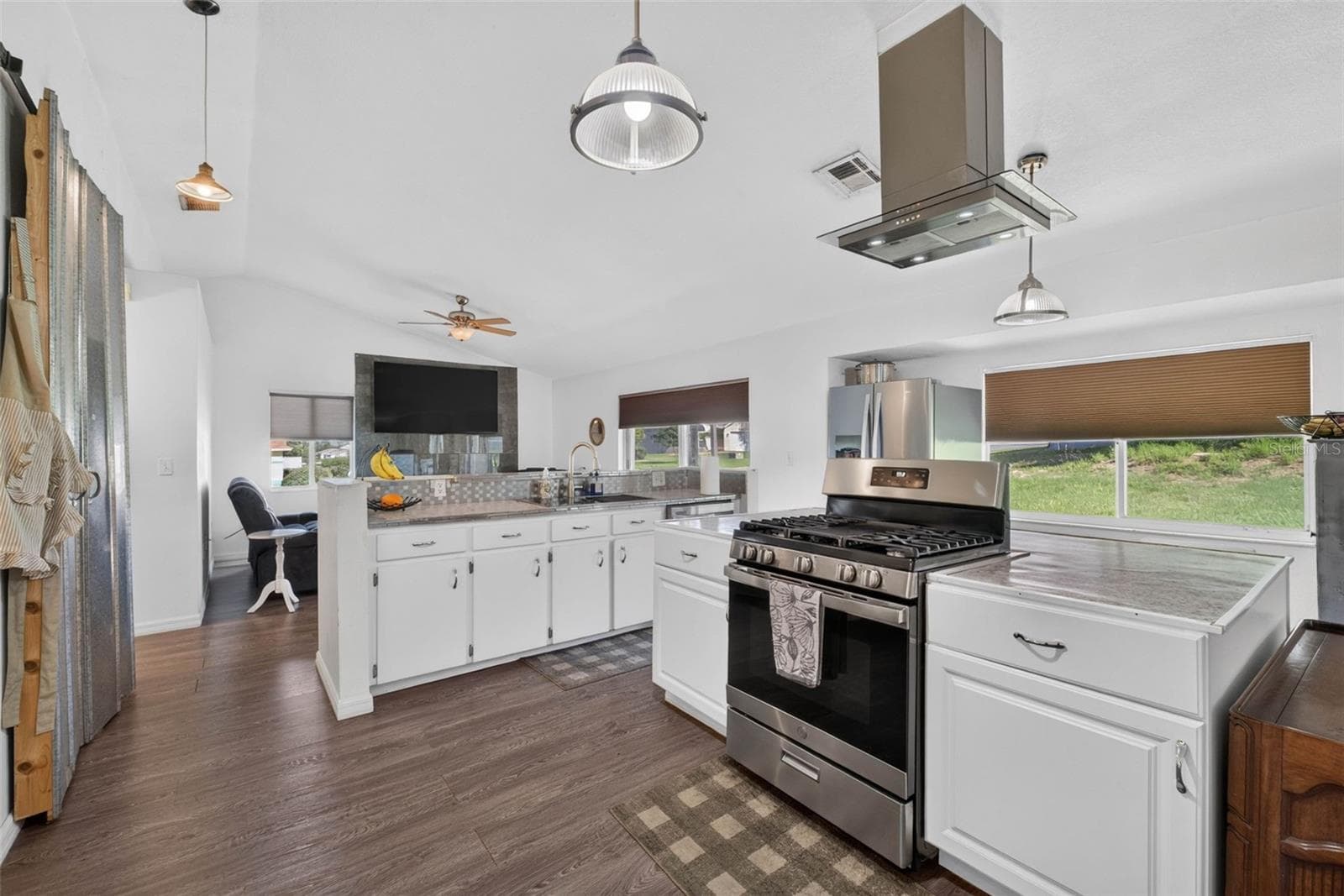 Single Family Residence at 722 HUNT DR, LAKE WALES, photo 15 of 59