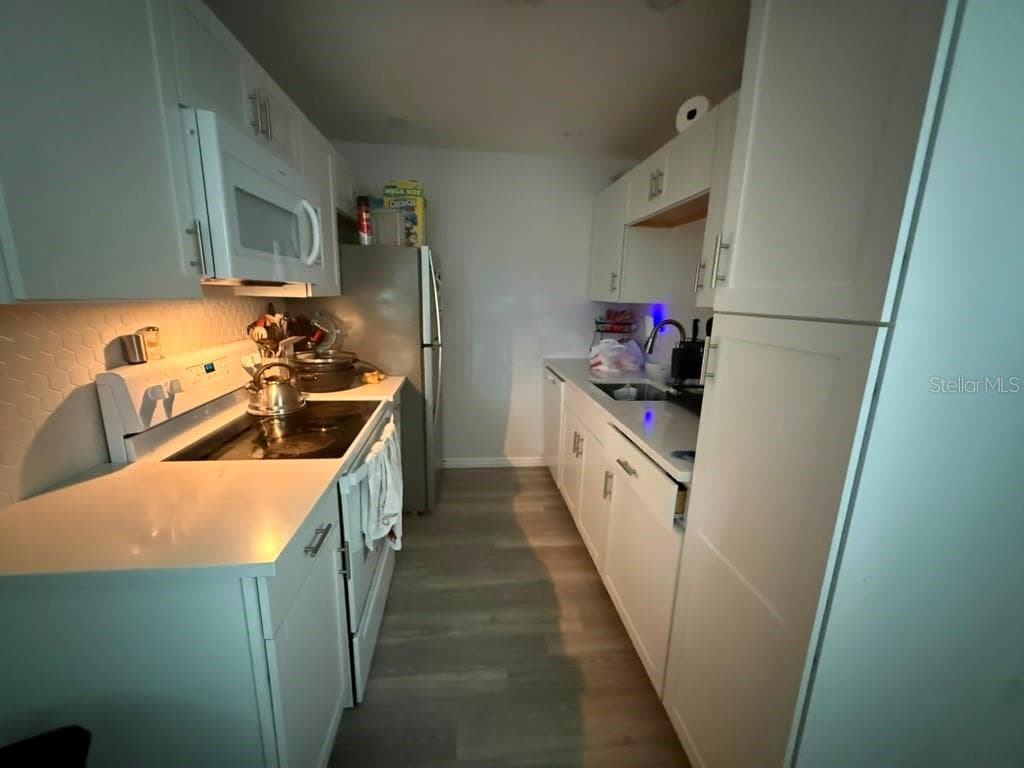 Kitchen - 1402 4TH AVE NE, RUSKIN