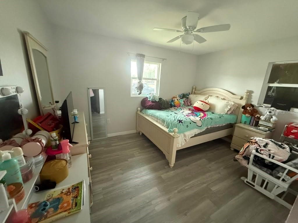 Single Family Residence at 1402 4TH AVE NE, RUSKIN, photo 11 of 25