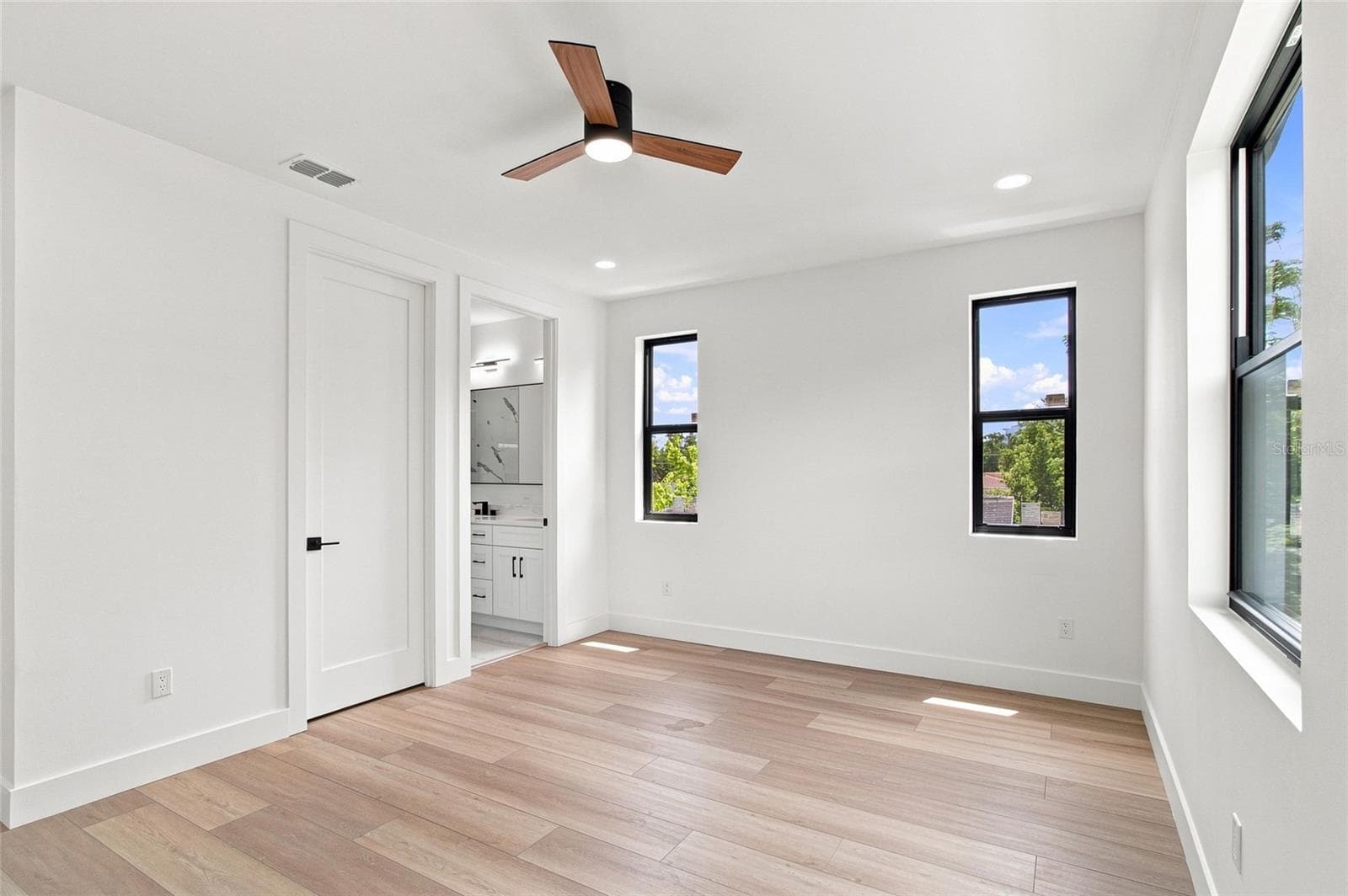 Single Family Residence at 4122 W NASSAU ST, TAMPA, photo 35 of 44