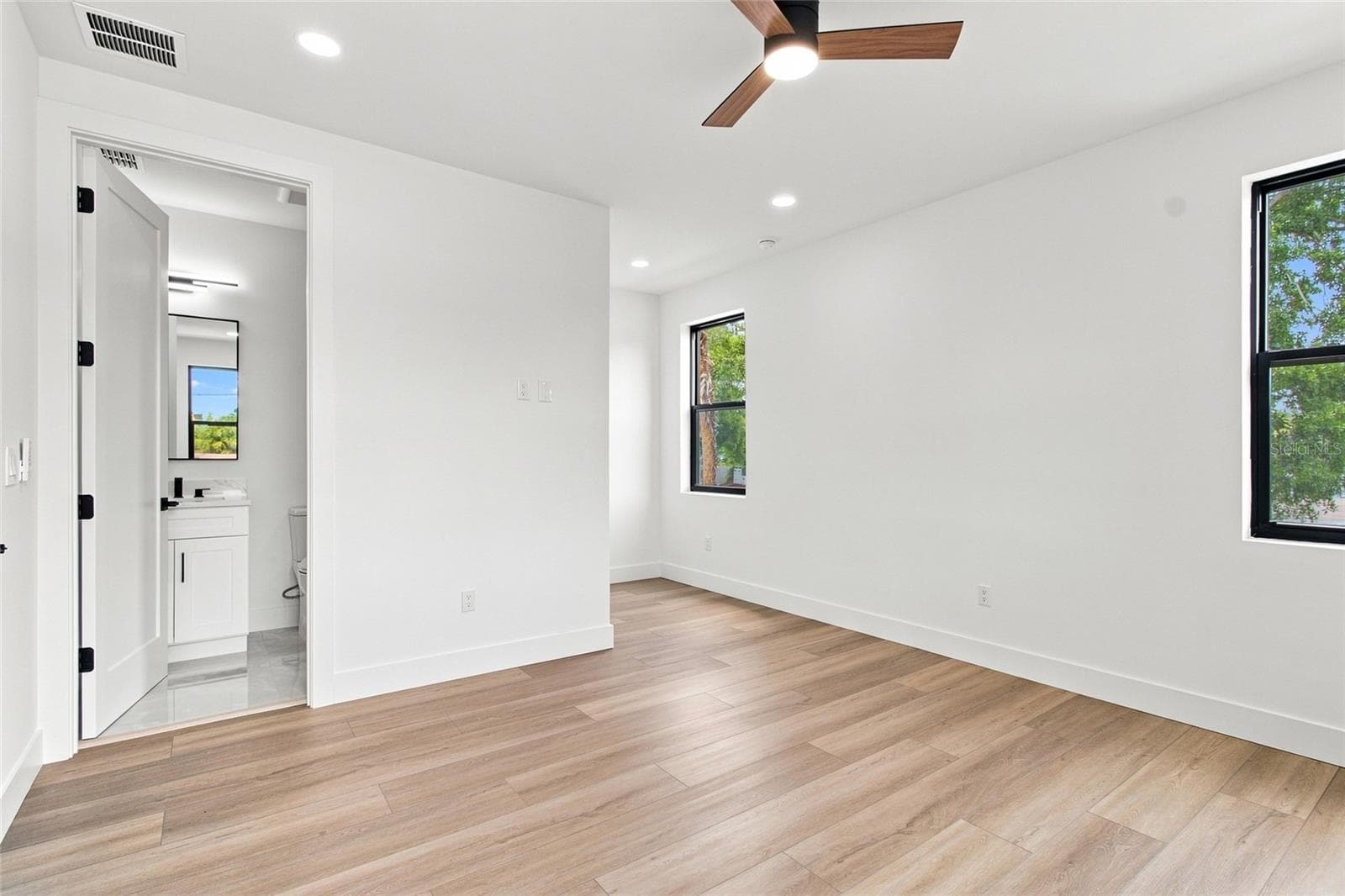 Single Family Residence at 4122 W NASSAU ST, TAMPA, photo 37 of 44
