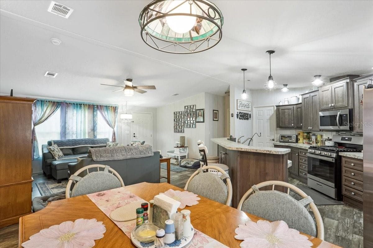 Manufactured Home at 152 KELLY LN, HAWTHORNE, photo 9 of 46