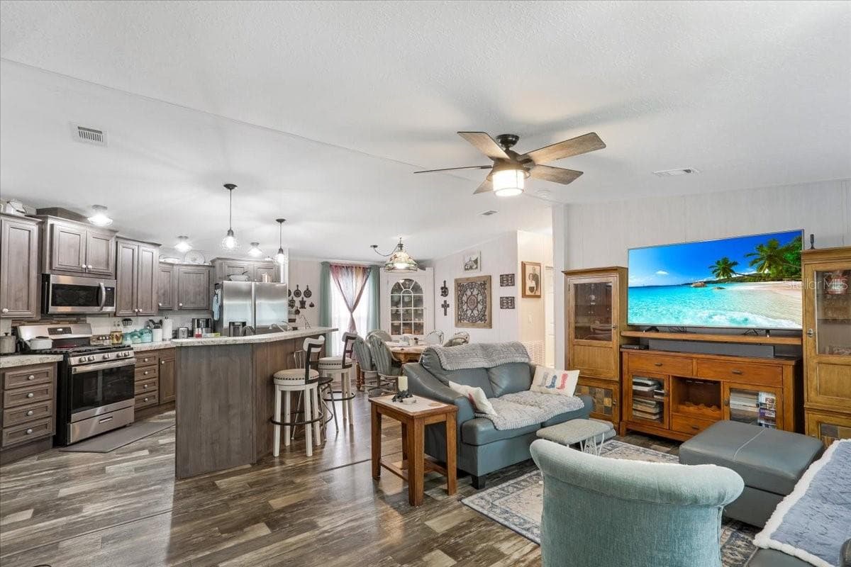 Manufactured Home at 152 KELLY LN, HAWTHORNE, photo 10 of 46