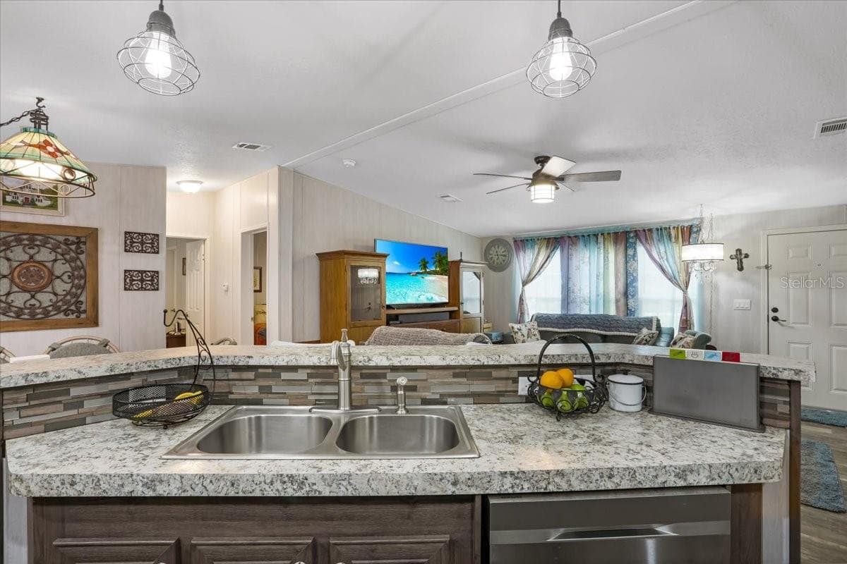 Manufactured Home at 152 KELLY LN, HAWTHORNE, photo 14 of 46