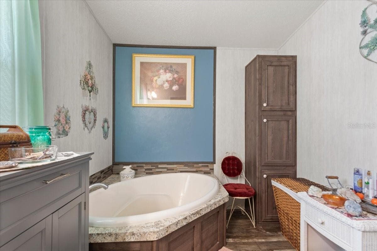 Manufactured Home at 152 KELLY LN, HAWTHORNE, photo 18 of 46