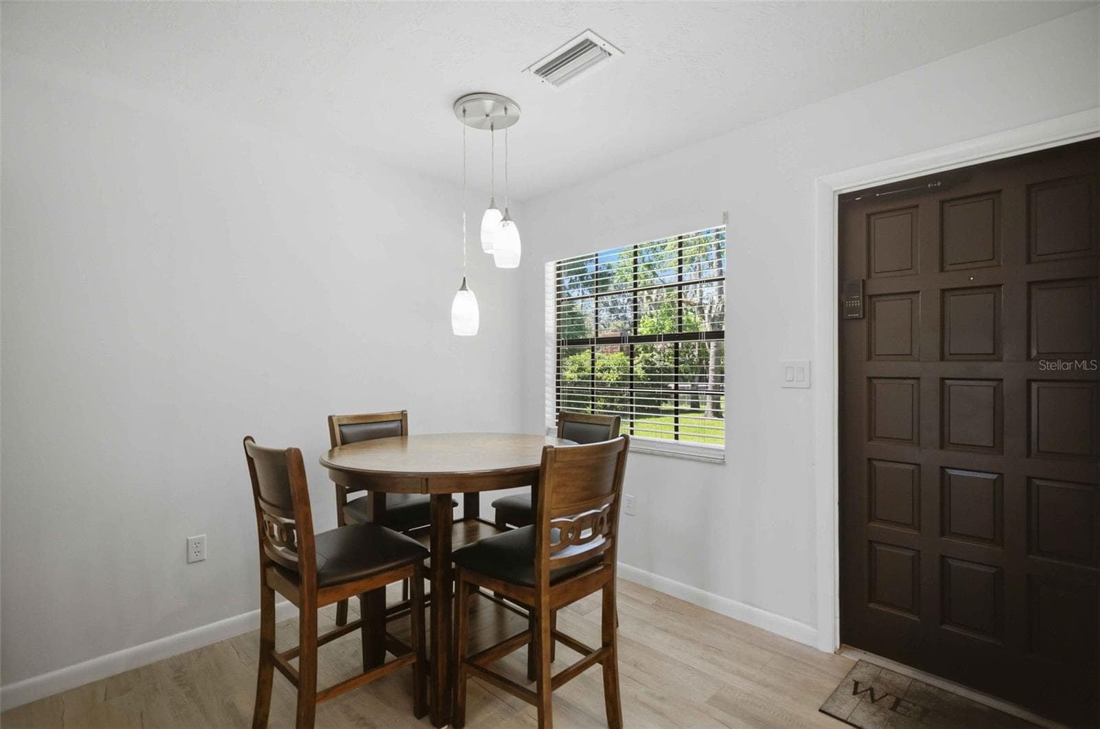 Breakfast Nook - 2830 SW 37TH DR, OCALA